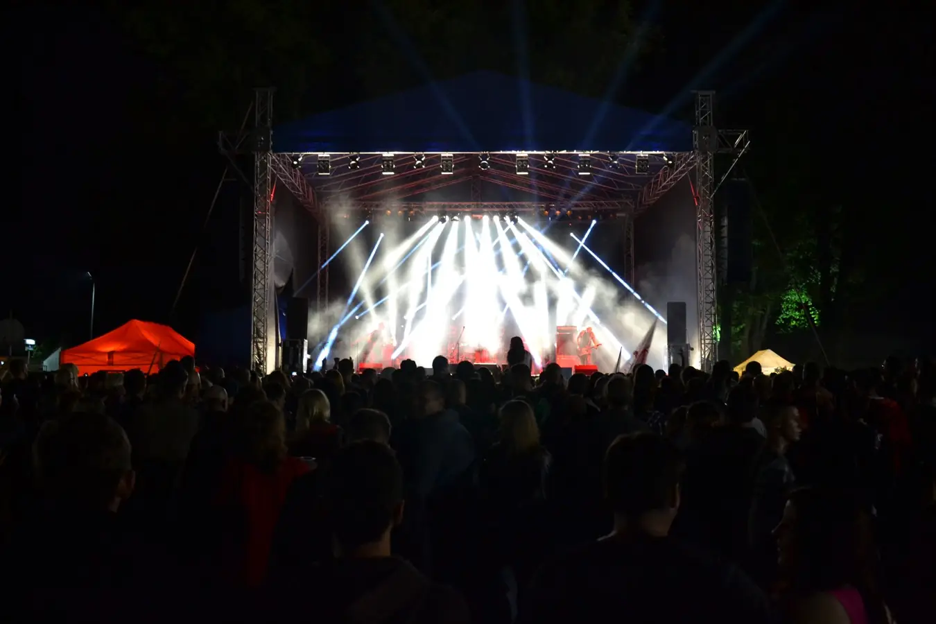Koncert zespołu Kult – scena, światło i nagłośnienie GIGASOUND